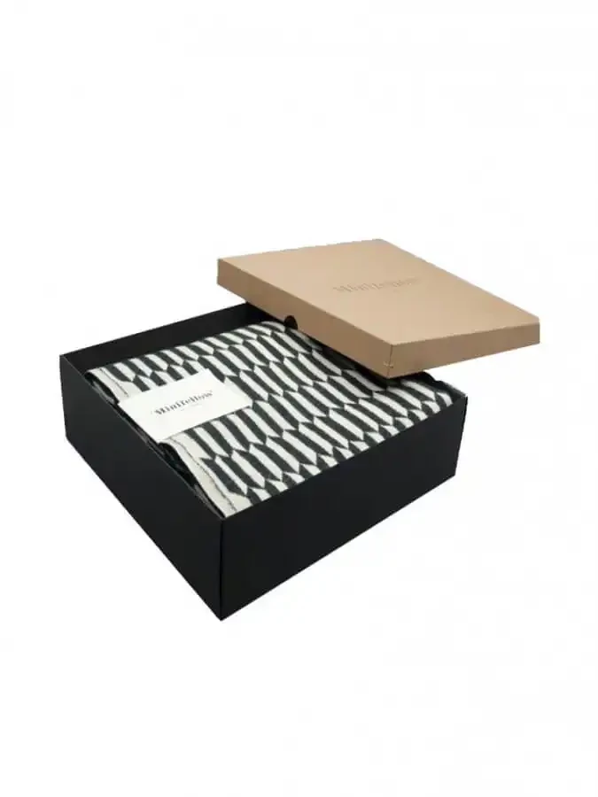 custom-design-bed-sheet-packaging-boxes